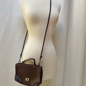 Vintage Coach crossbody casino bag